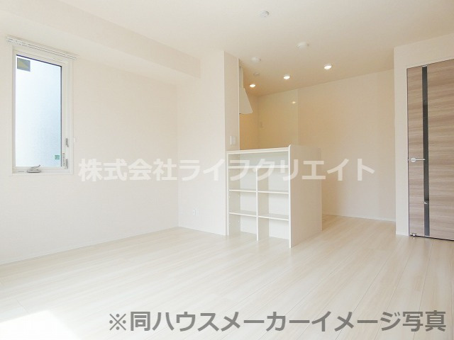 プリムヴェール聖蹟桜ヶ丘の居間・リビング|■同ハウスメーカー施工の別部屋写真です■