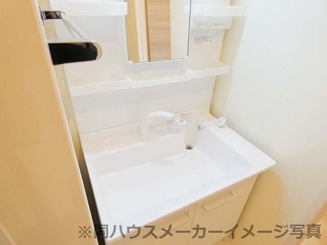 プリムヴェール聖蹟桜ヶ丘の洗面所|■同ハウスメーカー施工の別部屋写真です■