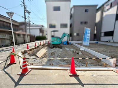【駐車場】 | 大浜中町３丁　新築分譲住宅　全２区画 | 【全棟ＬＤＫ約１５帖以上】プライバシーを守る２階リビングです♪居心地良く、ご家族皆がゆったり寛げる憩いの空間となりそうです♪