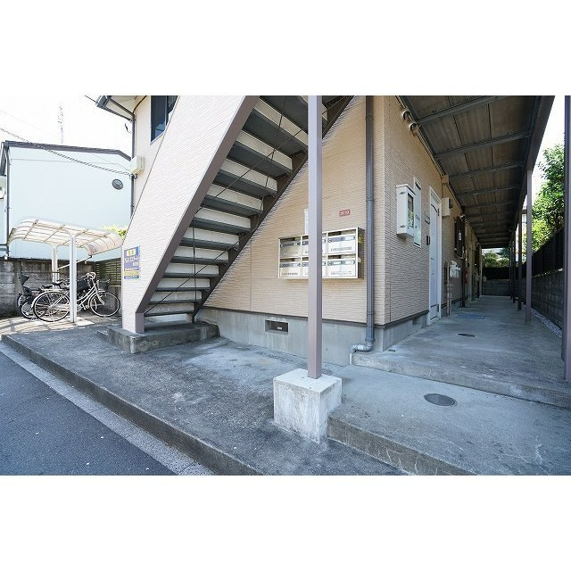 ガーデンコートのエントランス|エントランス共用部