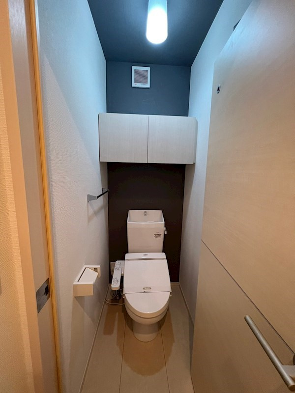 カーサ ルチェンテのトイレ|ゆったりとした空間のトイレです