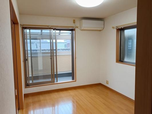 高知市薊野西町3丁目　中古戸建ての洋室