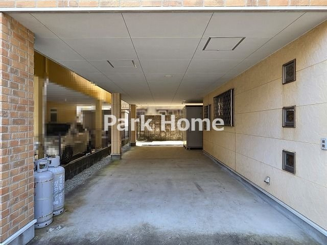 高知市薊野西町3丁目　中古戸建ての駐車場