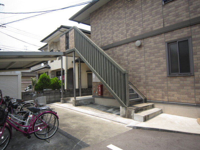 セジュール八幡のエントランス