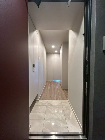 S-RESIDENCE福島diverseの玄関