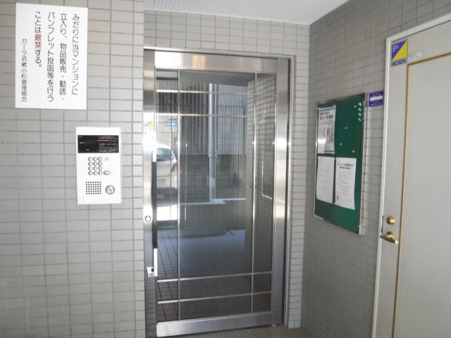 ガーラ武蔵小杉のエントランス