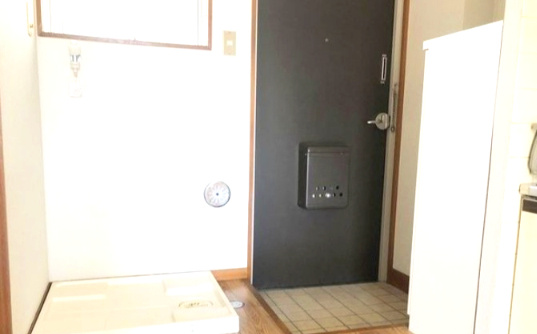第三田嶋ビルの玄関|※別部屋参考写真