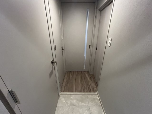 S-RESIDENCE福島diverseの玄関