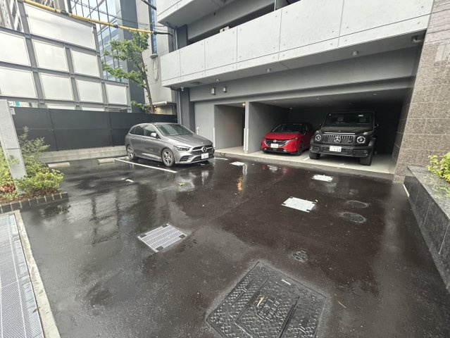 S-RESIDENCE福島diverseの駐車場