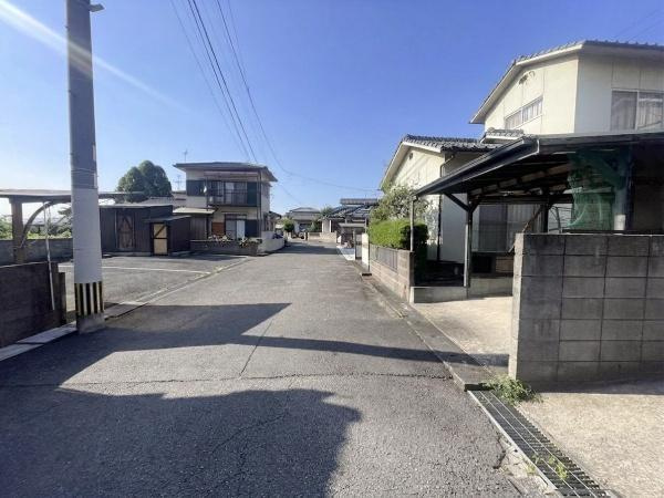 葛木土地の前面道路含む現地写真|前面道路含む現地（2026年5月撮影）