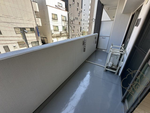 ルミエール北梅田のバルコニー