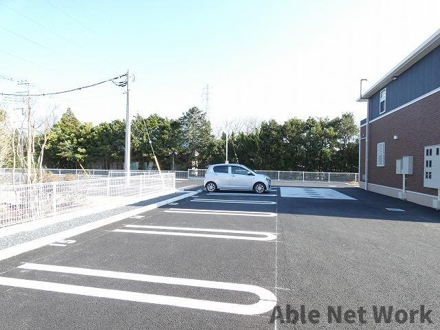 フォーシーズンVの駐車場