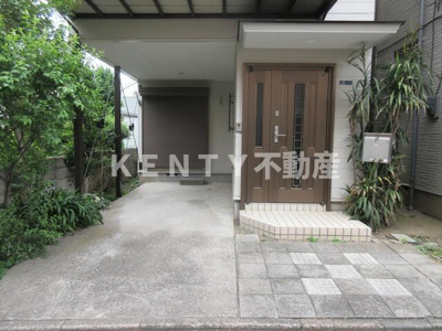 【エントランス】 | 石塚邸 | ゆとりのあるエントランスです