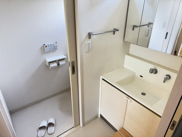 焼津市　中新田　中古住宅　２LDK　平屋建の独立洗面台