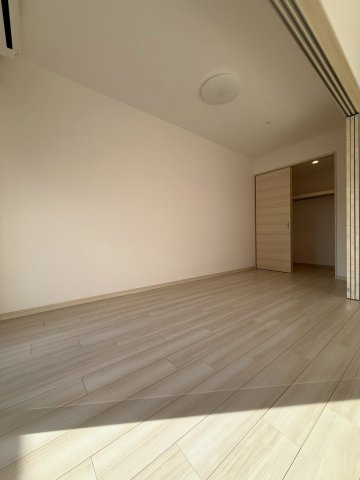 グランカーサ難波元町の洋室