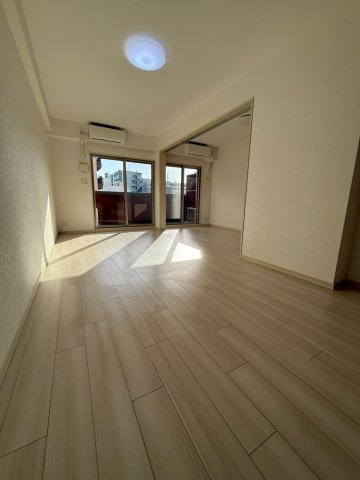 グランカーサ難波元町の居間・リビング