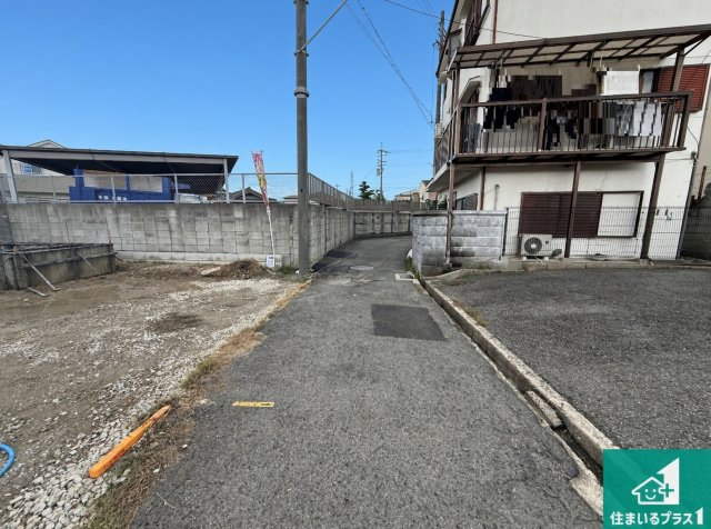 ◆羽曳野市向野　第4期　新築一戸建ての前面道路含む現地写真|周辺は落ち着いた街並みの住宅地！子育てがしやすい住環境です！まだ未完成ですが、現地でしかわからない事もございます。是非一度ご覧ください。