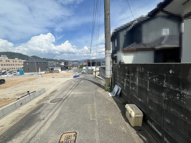 【その他】 | 福岡市東区青葉6丁目4期　1号棟（全6棟）【仲介手数料無料・0円】 | 現地写真。前面道路です。