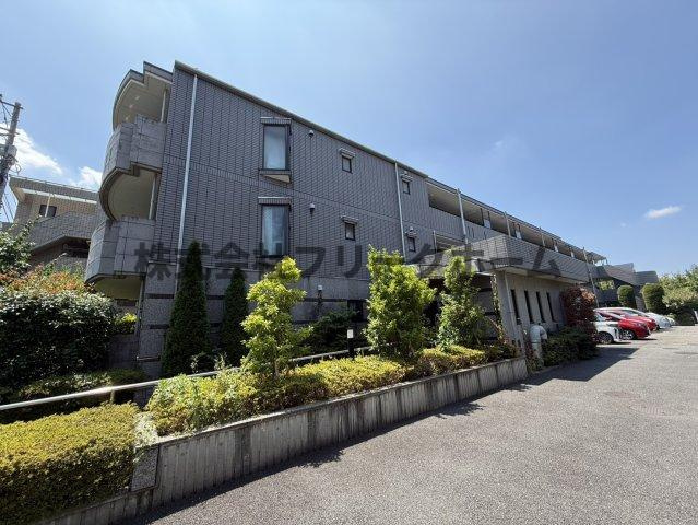武蔵野市境４丁目の賃貸マンションの外観
