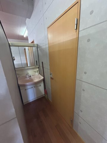 メゾン飯塚の独立洗面台
