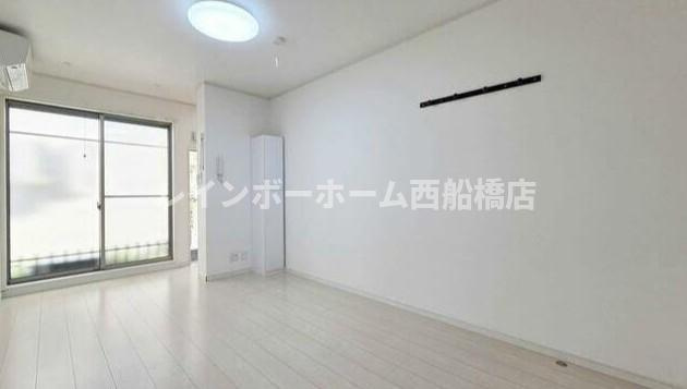 パインヒル市川の居間・リビング