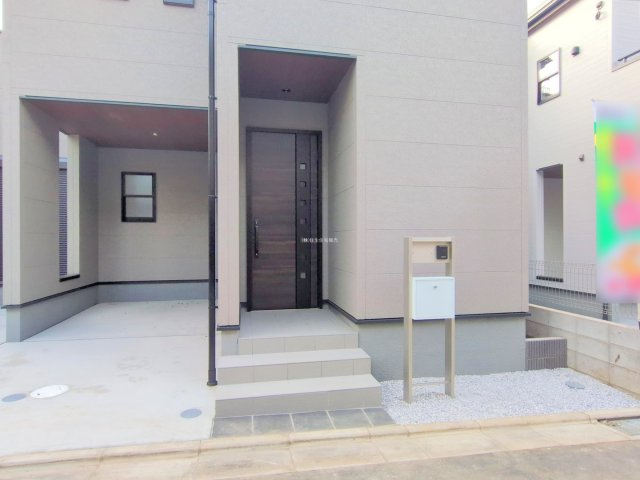 富士見市渡戸１丁目の中古一戸建の玄関