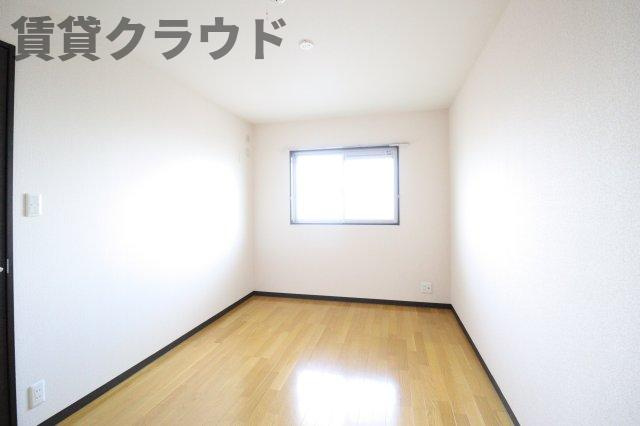アルエットの寝室|開放的な寝室です