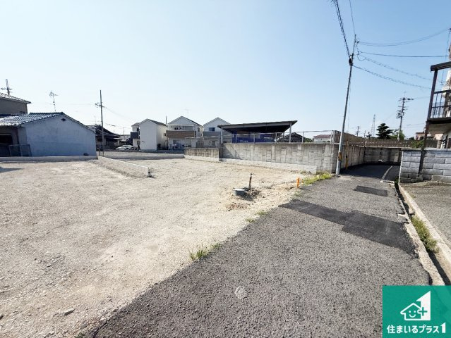 羽曳野市向野　第4期　新築一戸建ての前面道路含む現地写真|周辺は落ち着いた街並みの住宅地！子育てがしやすい住環境です！まだ未完成ですが、現地でしかわからない事もございます。是非一度ご覧ください。