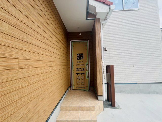 ◆◆那覇市仲井真-3号棟の玄関|3号棟外観