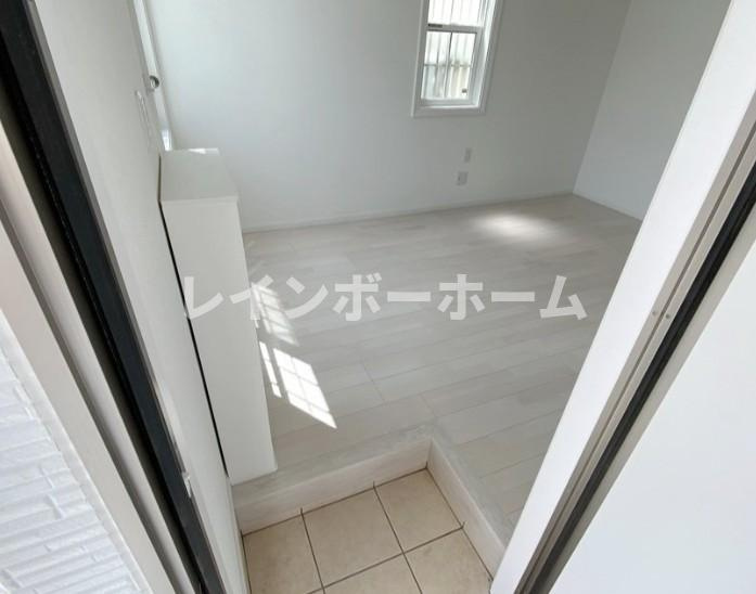 フラワームーンの玄関