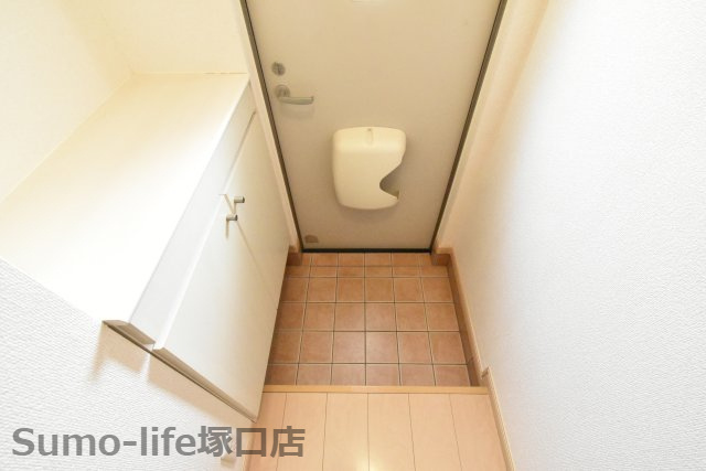 レゴリスⅠの玄関