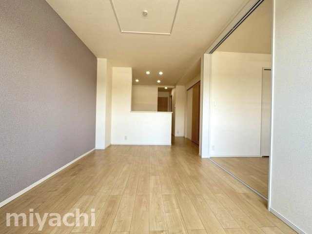 ルシール名東　Cの居間・リビング