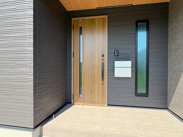 ダイマルタウン　岐阜市水主町第3　全2区画分譲の玄関|玄関ドアの鍵はディンプルキーと内側はサムターンキーになっており防犯性の高い仕様になっています。