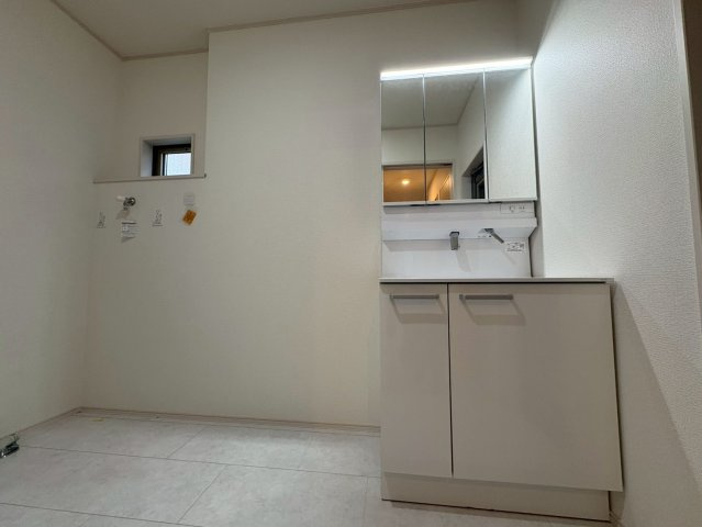 ◆◆那覇市仲井真-4号棟の独立洗面台|いつでも内覧可能です