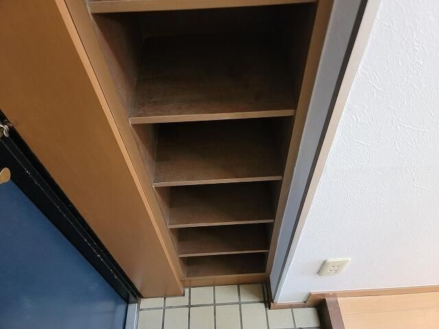 クレスト・モアの玄関