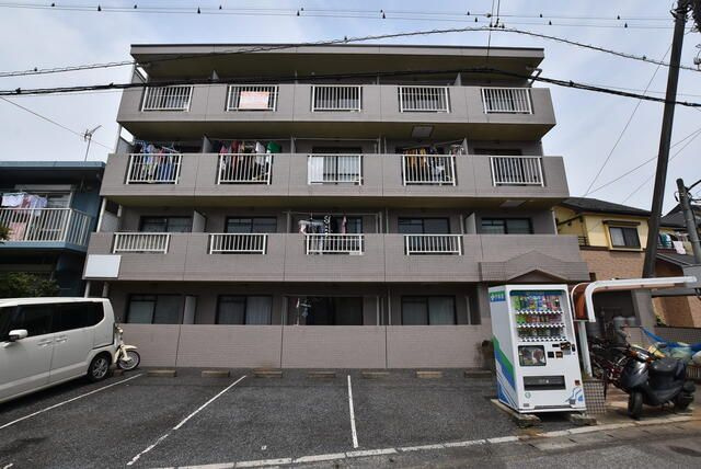 クレスト・モアの外観