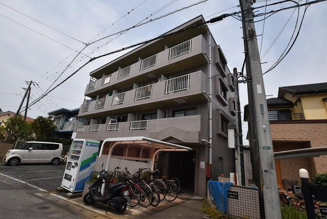 クレスト・モアの外観
