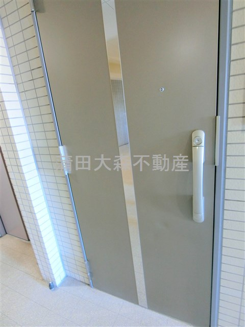 スカイコート蒲田第7の玄関
