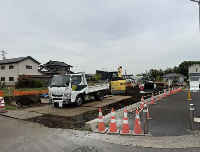 厚木市中依知の外観