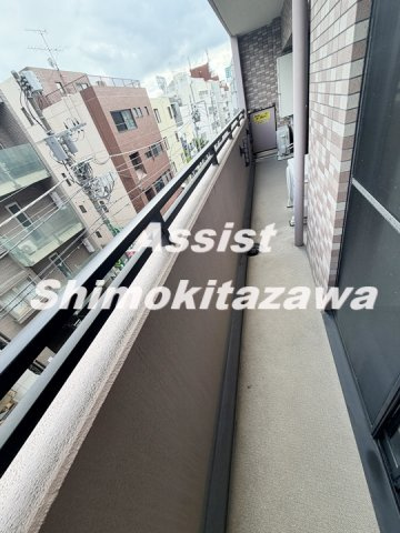 イルサント代々木上原のバルコニー