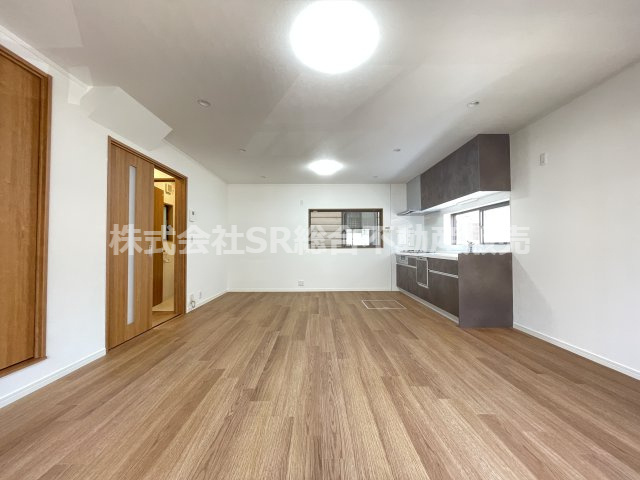 水走1丁目中古戸建の居間・リビング|広々としたリビングスペースです！