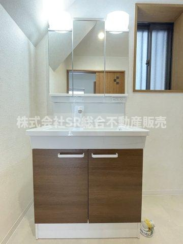 水走1丁目中古戸建の独立洗面台|洗面台も新調しております！温水シャワー付洗面化粧台があり朝の支度も楽々です☆