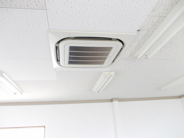 澤事務所付倉庫の設備