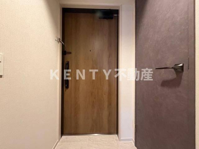 【玄関】 | プライムネクサス大森北 | 収納もある玄関です