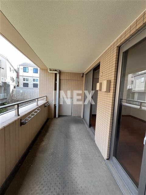 横浜市神奈川区片倉２丁目の賃貸マンションのバルコニー