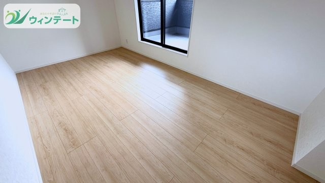 下妻市鬼怒第7　1号棟の洋室|一日の終わりに心安らぐ寝室。採光・通風ともに良好で、居心地の良さにこだわったプライベート空間です。