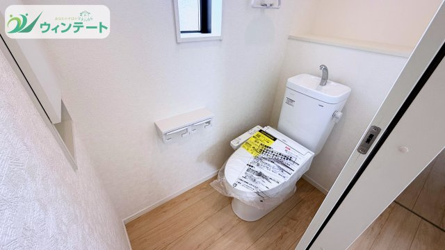 下妻市鬼怒第7　1号棟のトイレ|各階にトイレあり。朝の混雑も解消し快適です。