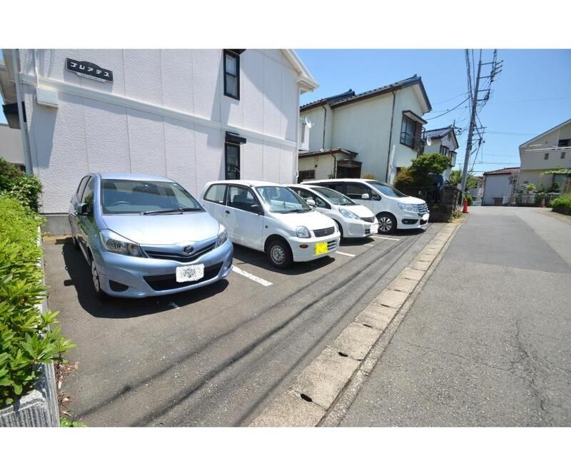 プレアデスの駐車場