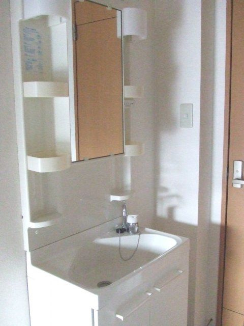 村上団地２街区３８棟の独立洗面台