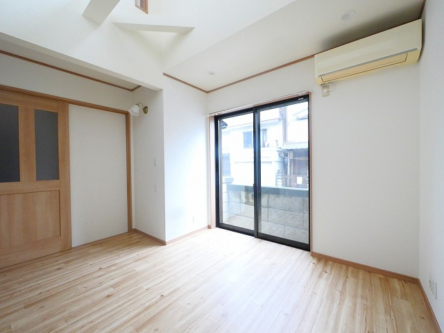 奈良市南紀寺町　貸家の居間・リビング|ゆったり過ごせる居間です